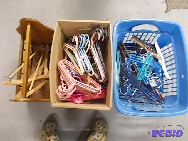 Magazine Rack & Hangers