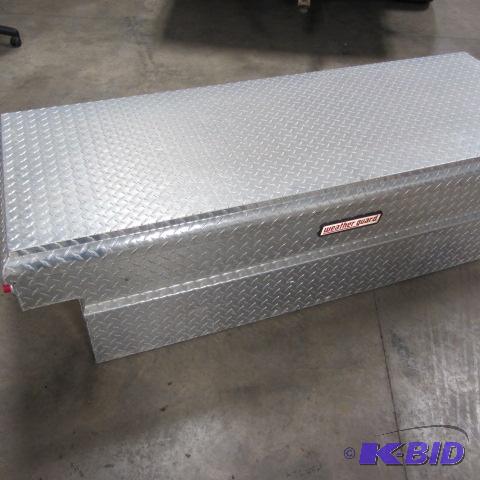 lot 1 image: Aluminum Truck Toolbox