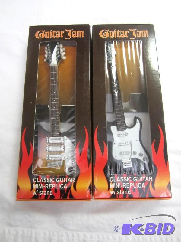 2 Guitar Jam Classic Guitar Mini-Replicas