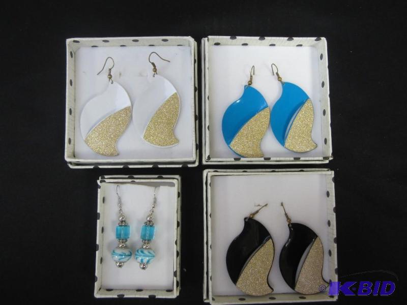 4 Pair of Pierced Fashion Earrings
