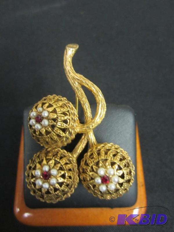 Vintage Florenza pin gold tone with seed pearls and a red stone