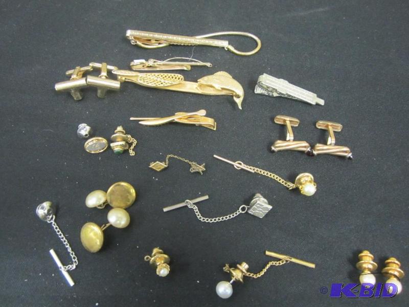 Lot of vintage tie tacks and cuff links goldtone