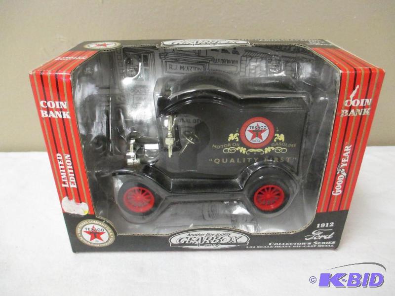 Texaco 124 Scale 1912 Ford Die Cast Metal Bank