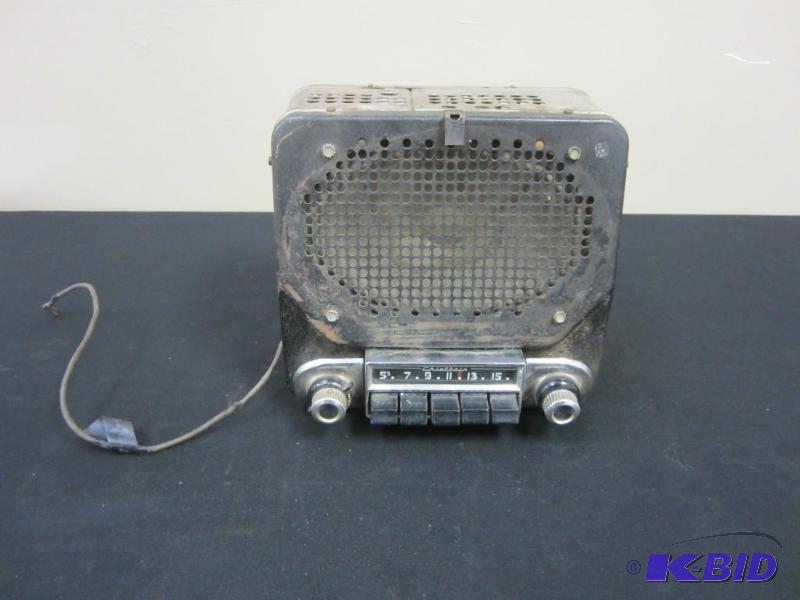 Vintage Chiefton Radio with Speaker