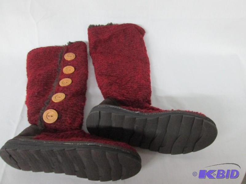 Muk Luks Ladies Crochet Button-Up Boot