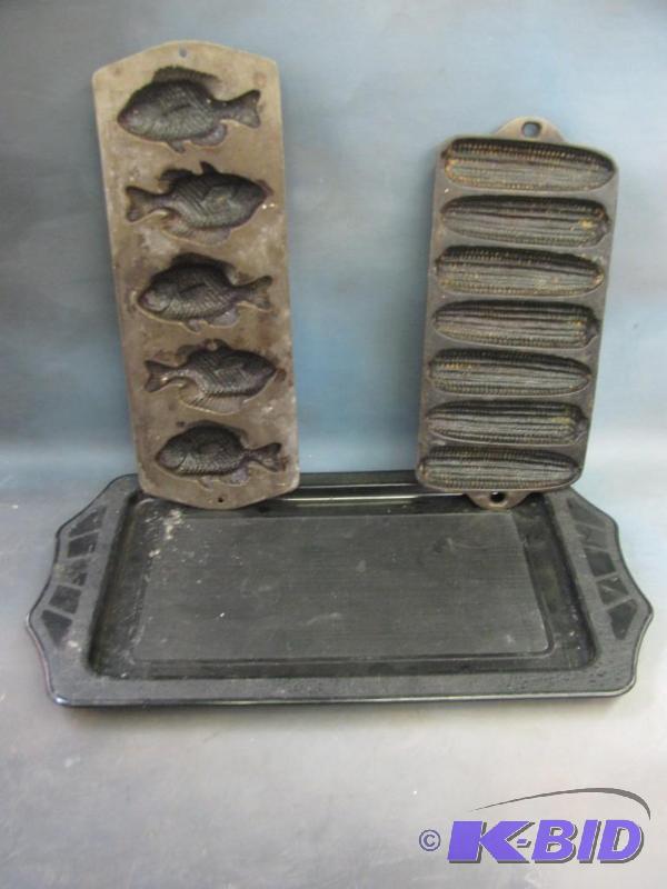 Cast Iron Muffin Tins   Corn on the cob shape...