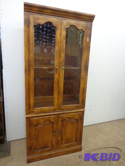 Ethan Allen Hutch   Missing &nbspglass shelf...