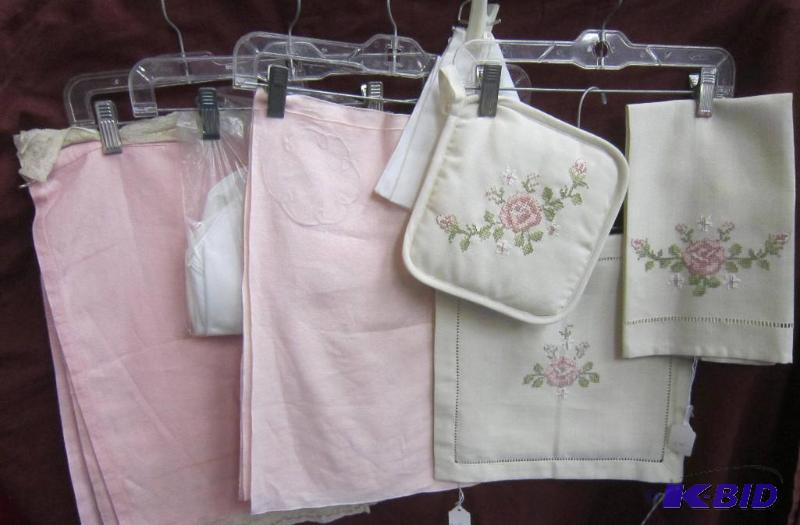 4 Piece Counted Stitch (Hot Pad, Runner, Hand Towel Napkin), Vintage Wht Napkins & 2 Pink Lunch Sets