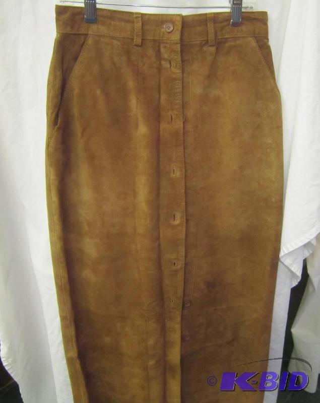 Suede Button down Skirt - Toffs - Size 6