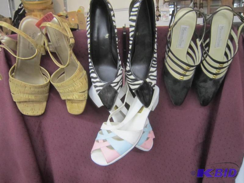 Lot of 4 Pairs of Shoes - 2 Sandals and two closed Toes -  Size 9 to 9 12