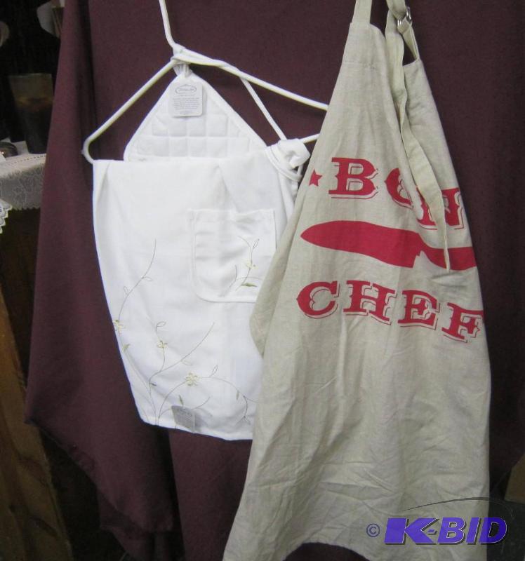 Brand New White Apron with Pocket and Hotpad, Tan Bon Chef Apron