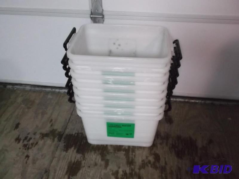 lot 101 image: Lot with 8 food grade containers measuring 16...