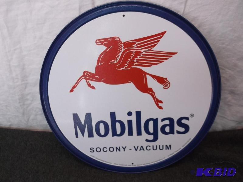 lot 17 image: Collectable Mobilgas Socony - Vacuum sign mea...