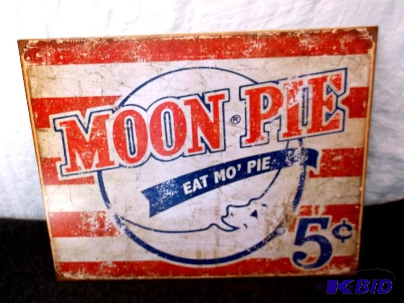 lot 20 image: Collectable Moon Pie sign measuring 16" ...