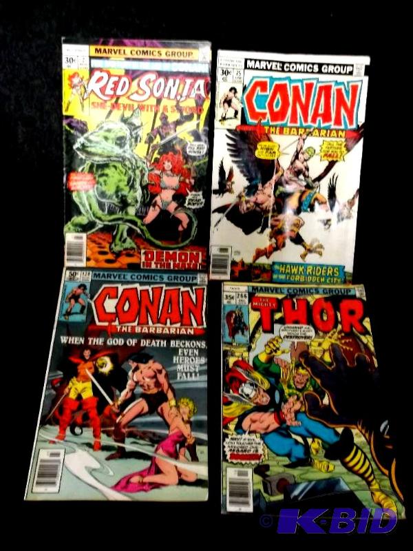 lot 34 image: Lot with 4 collectable comic books....