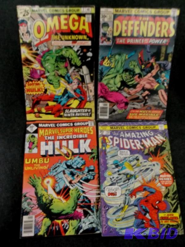lot 37 image: Lot with 4 collectable comic books....