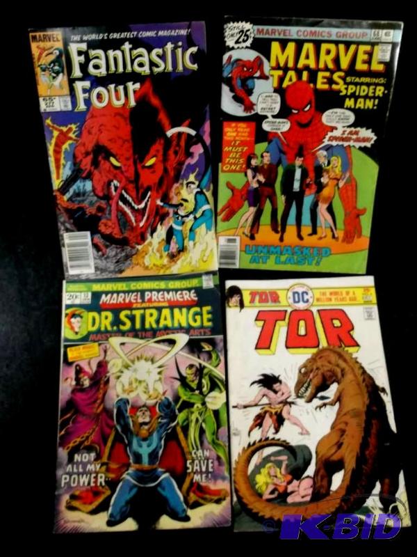 lot 40 image: Lot with 4 collectable comic books....