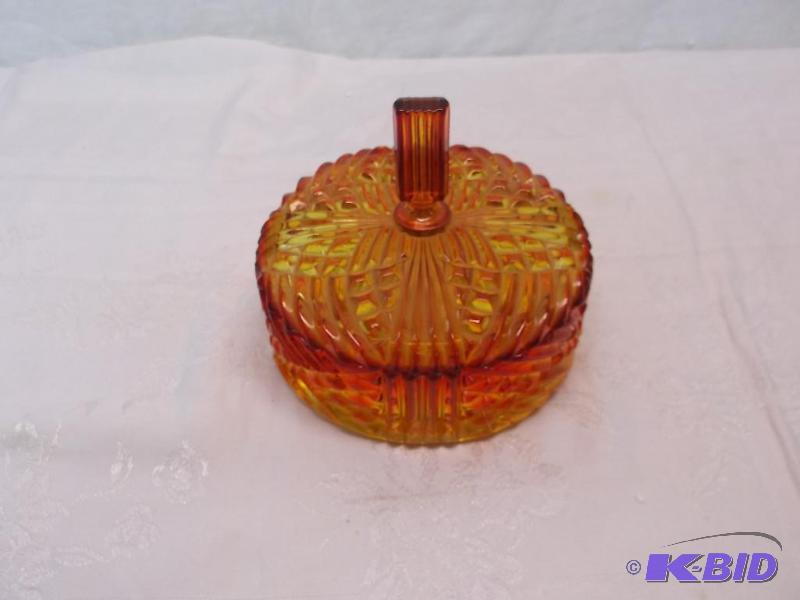 lot 58 image: Beautiful amberina covered dish measuring 6&q...
