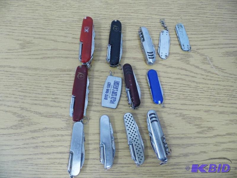 lot 2 image: Knives