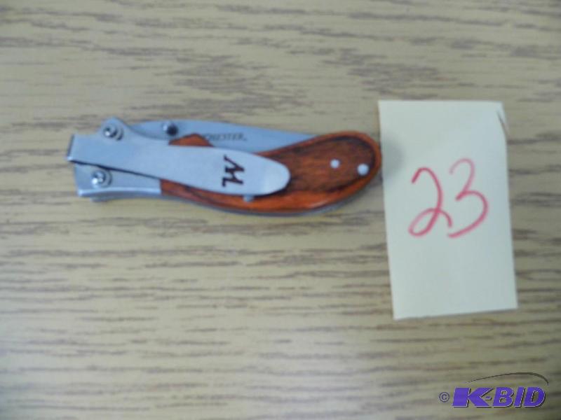 lot 23 image: Knives