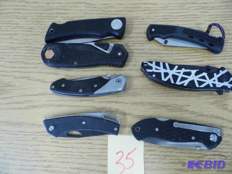 lot 35 image: Knives