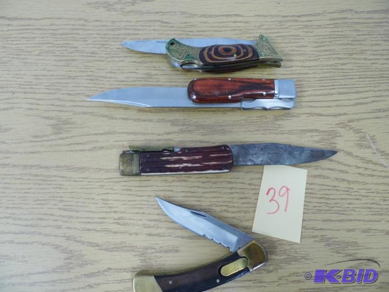 lot 39 image: Knives