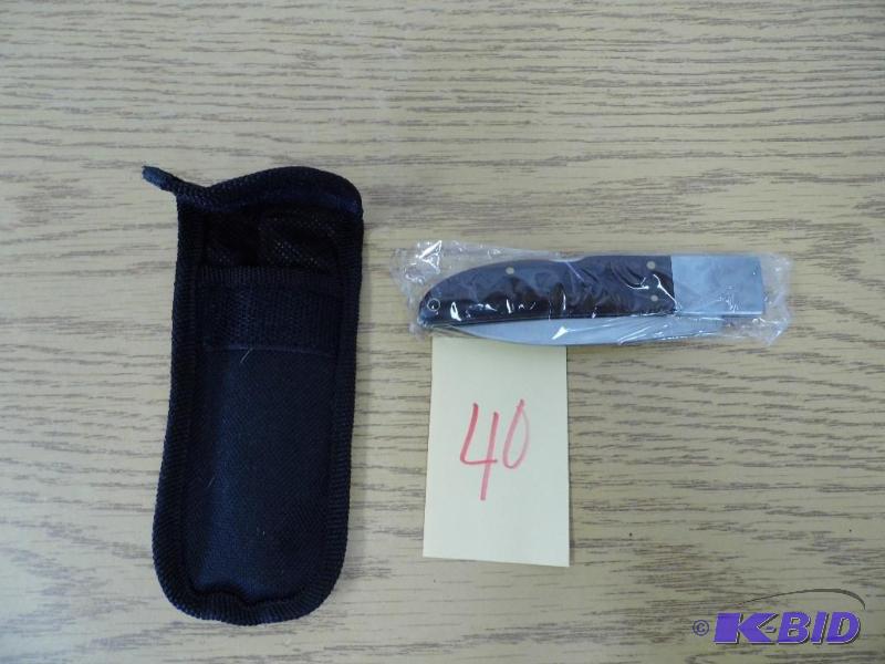 lot 40 image: Knives