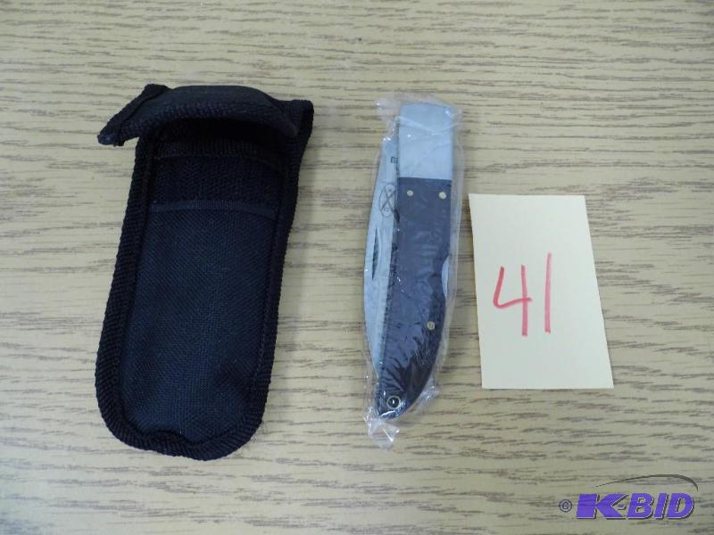 lot 41 image: Knives