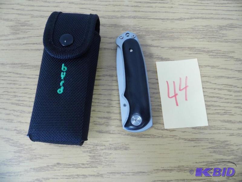 lot 44 image: Knife
