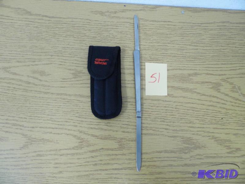 lot 51 image: Knife