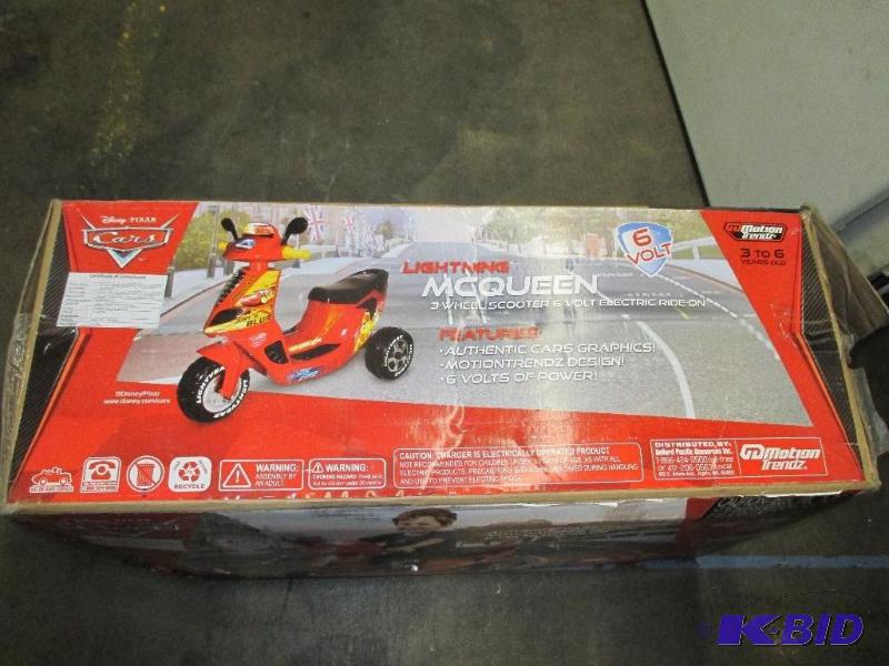 lot 6 image: Motion Trendz Lighting Mcqueen 3 wheel scooter