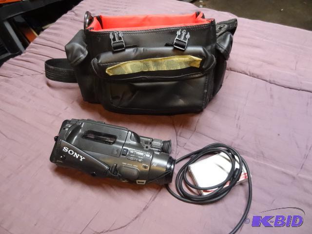 lot 110 image: Sony Video 8 Handycam CCD-FX310 with case, un...