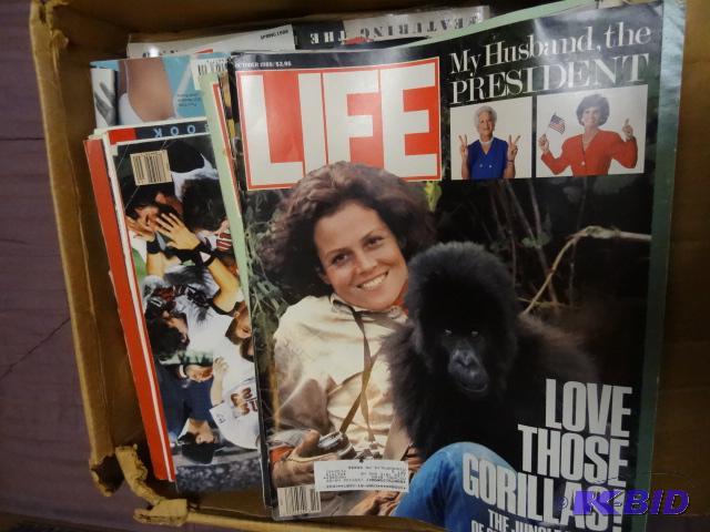 lot 111 image: Box of vintage magazines, Life, People and mo...