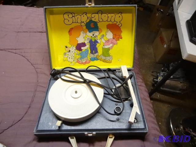 lot 116 image: Carron Tone vintage portable record player, S...