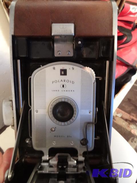 lot 132 image: Vintage Polaroid Land Camera model 95B...