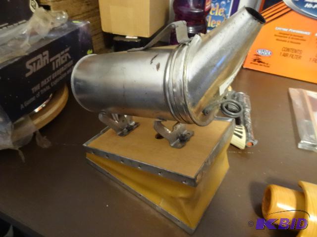 lot 137 image: Beehive smoker...