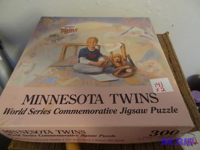 lot 141 image: Minnesota Twins 1987 World Series jigsaw puzz...