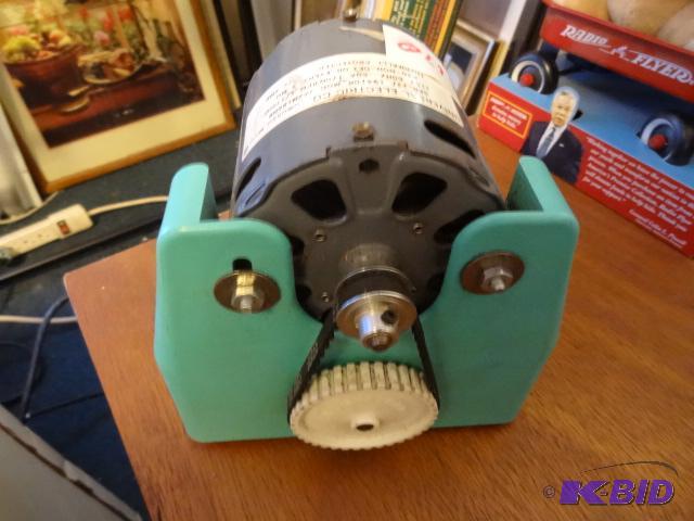lot 170 image: Universal Electric Company JA2M186N aquarium ...