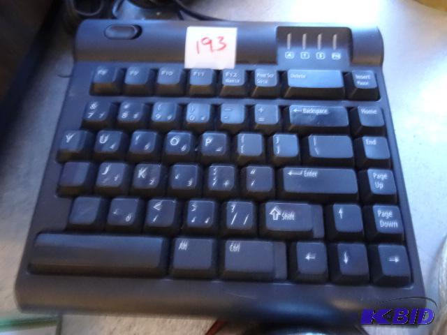 lot 193 image: Kenesis Freestyle split keyboard, USB...