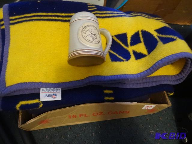 lot 199 image: 3 piece Minnesota Viking set, 2 throw blanket...
