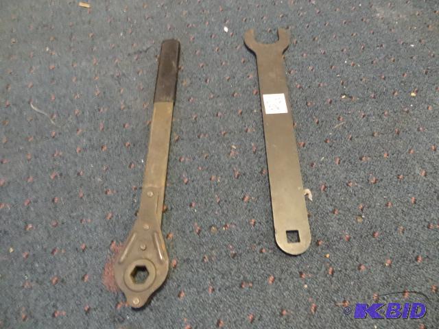 lot 223 image: Ratcheting handle 15659721 approx. 58 hex op...