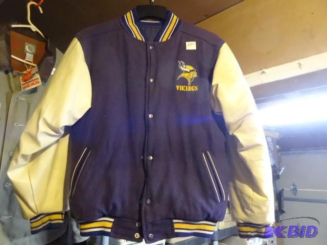 lot 237 image: Mighty Max Sportz, boys size L 16-18 Minnesot...