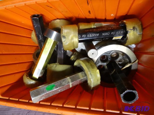 lot 41 image: Flat of misc Go No Gauges including large siz...