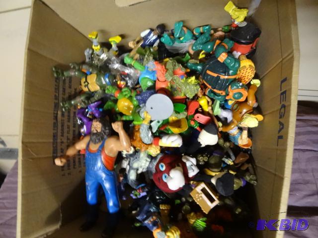lot 44 image: Box of many misc vintage plastic figurines....