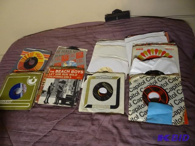 lot 46 image: Approx 60 Vintage 45 RPM records...