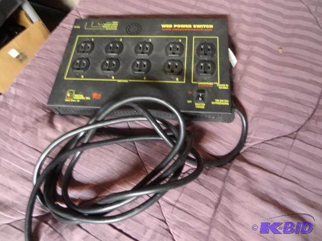lot 8 image: DLI Automatic Web Power Switch Outlet Array L...
