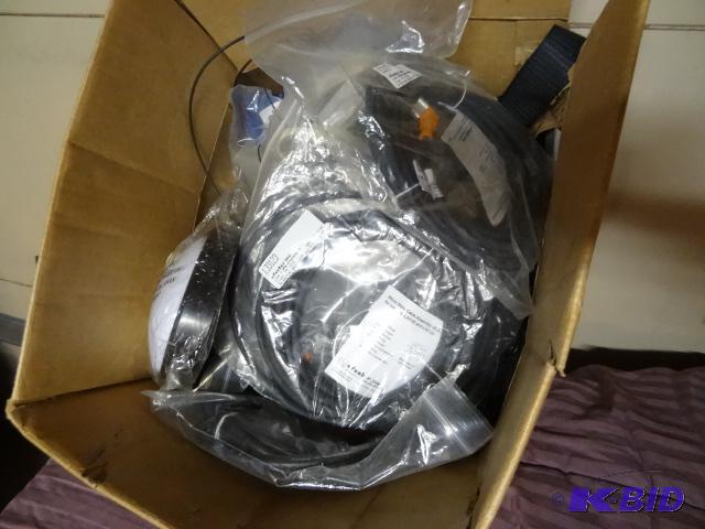 lot 9 image: Misc cables, electronics etc as shown....