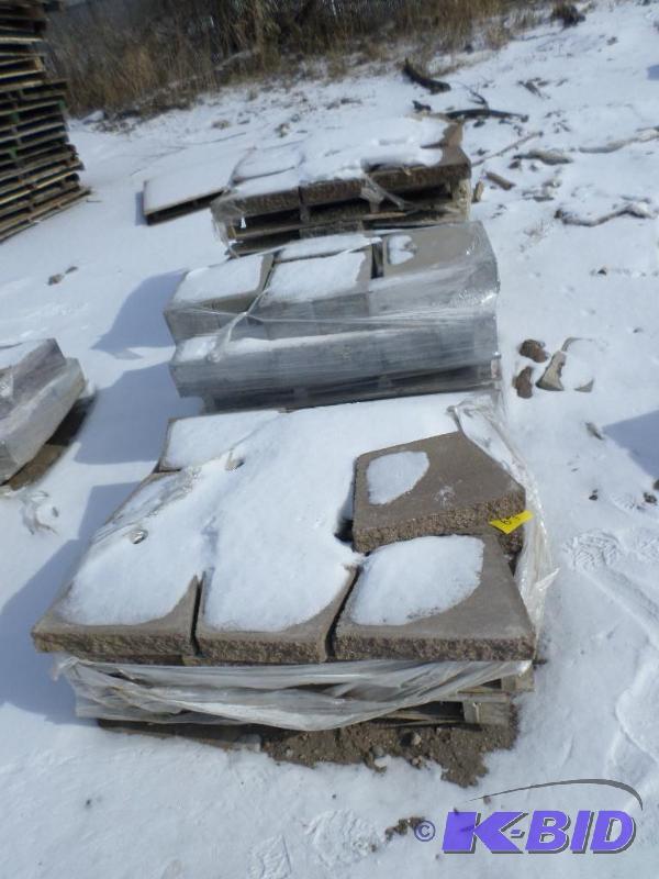 (5) Pallets Of Misc Retaining Wall Blocks &am...