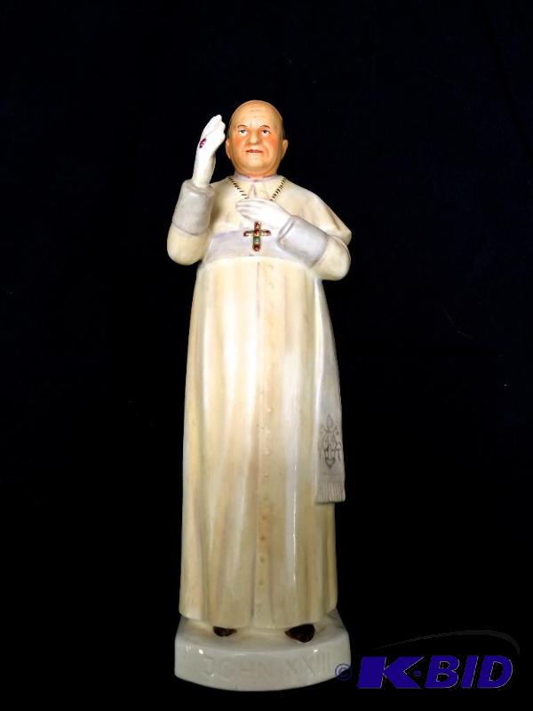 lot 17 image: Vintage 1953 Goebel Pope John XXIII Figurine.  Matte Color.