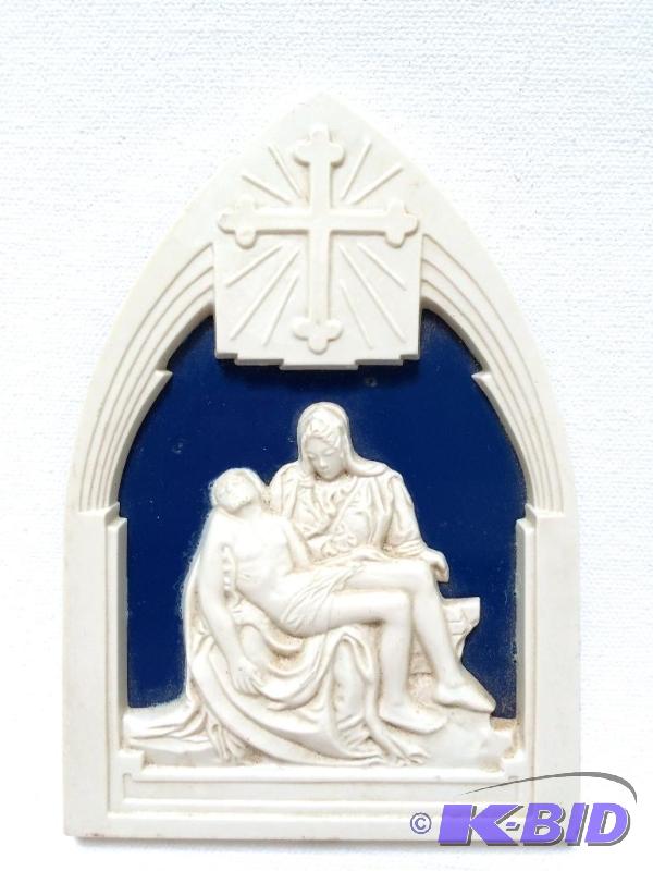 lot 22 image: Small Pieta Icon in Frame